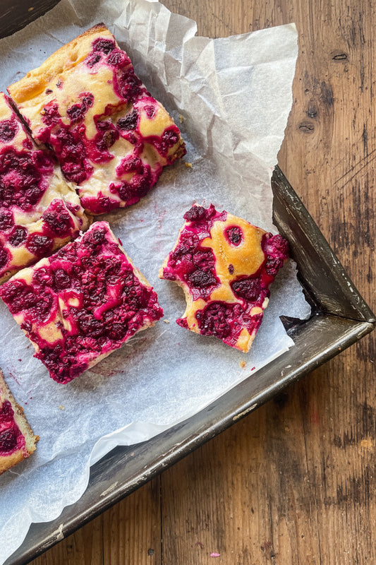 RASPBERRY BLONDIES